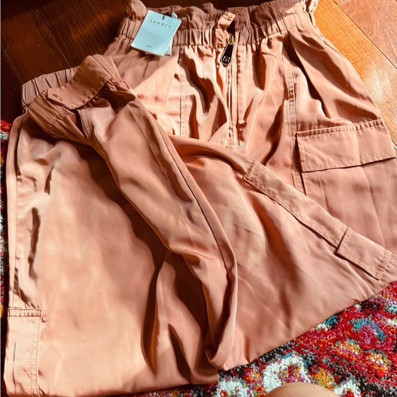 NWT SANDRO CLAY COLOR CARGO PANTS WITH BAND ON BOTTOM LEGS - Picture 2 of 4